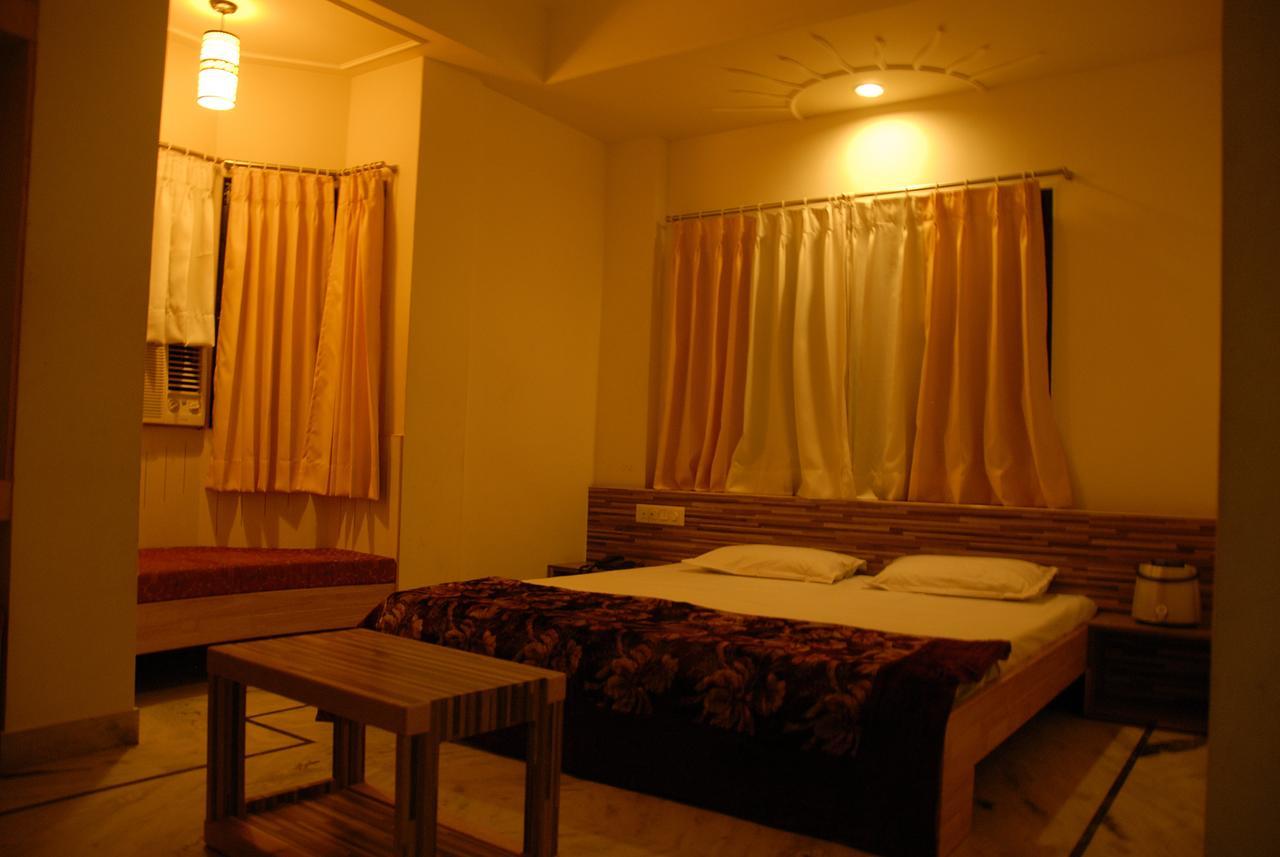 Hotel Vrinda Nāthdwāra Екстериор снимка